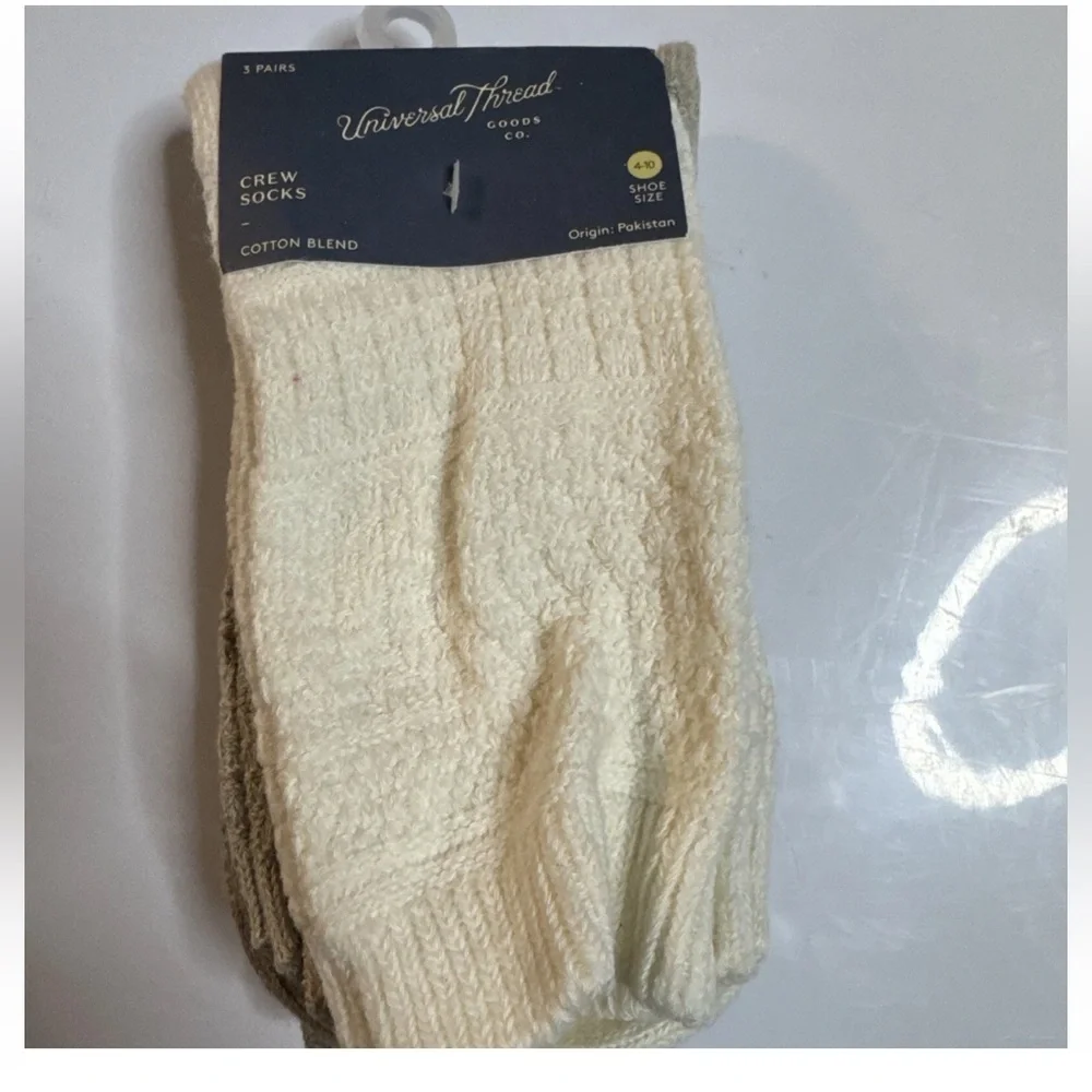 Universal Thread Socks Multicolor 3 Pack, 4-10 size Cotton Blend NWT Winter